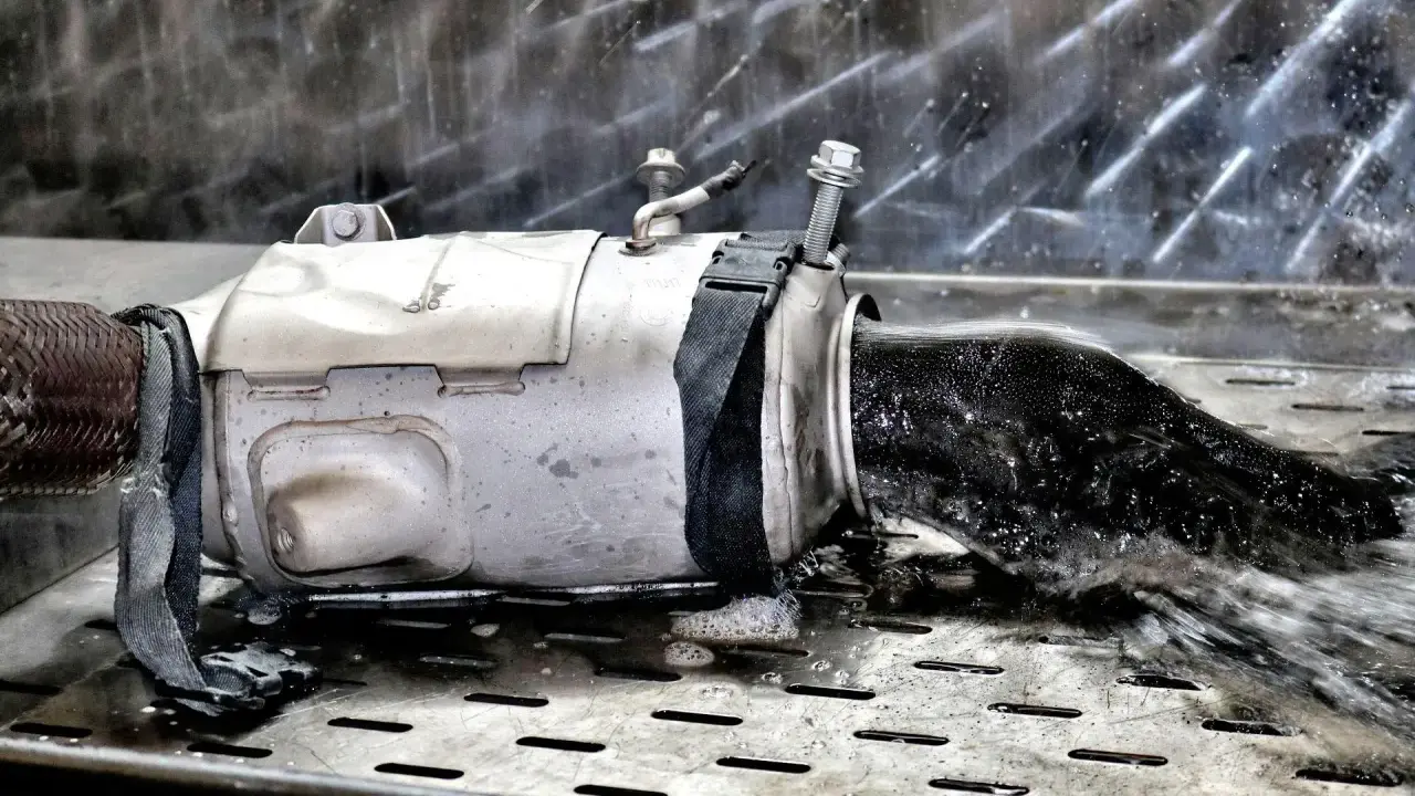 Jak rozpoznać zapchany DPF? 7 objawów i skuteczne rozwiązania