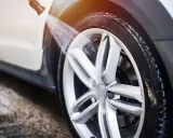Jak usunąć ciężarki z felg aluminiowych bezpiecznie i bez szkód