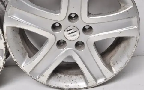 Suzuki Grand Vitara: Jakie ET felgi? Uniknij błędów i wybierz idealne!