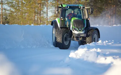 Ciągnik 4x4: Jak dobrać opony, by nie zniszczyć napędu?
