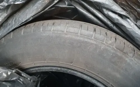 Wysyłka 4 opon kurierem: Ile kosztuje i jak wysłać najtaniej?