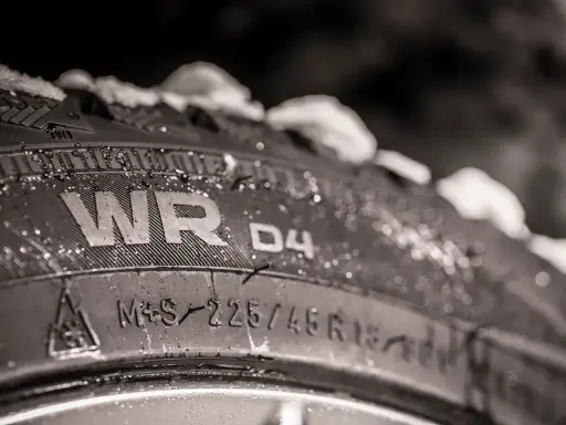 Jaki rozmiar opon zimowych? Wybierz bezpiecznie i uniknij błędów!