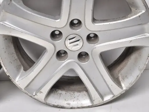 Suzuki Grand Vitara: Jakie ET felgi? Uniknij błędów i wybierz idealne!
