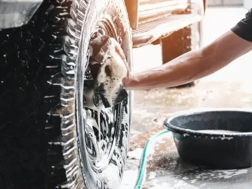 Prostowanie felgi aluminiowej: Od 30 min do kilku dni? Sprawdź!