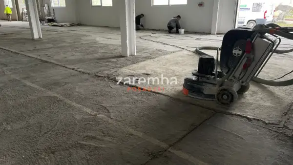 Warsztatowa posadzka: Jaki beton wybrać, by przetrwała lata?